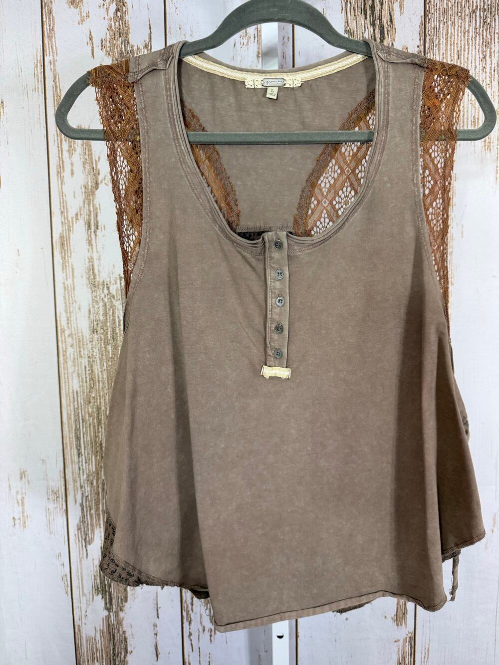 gimmicks by BKE, Boho Swing Tank Top. Size Large. Good used condition!